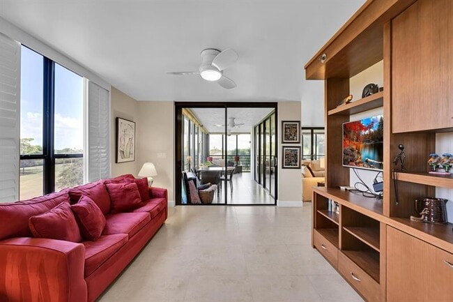 Building Photo - 7578 Regency Lake Dr