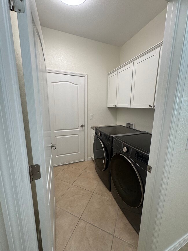 Laundry Room - 10510 Yorkstone Dr