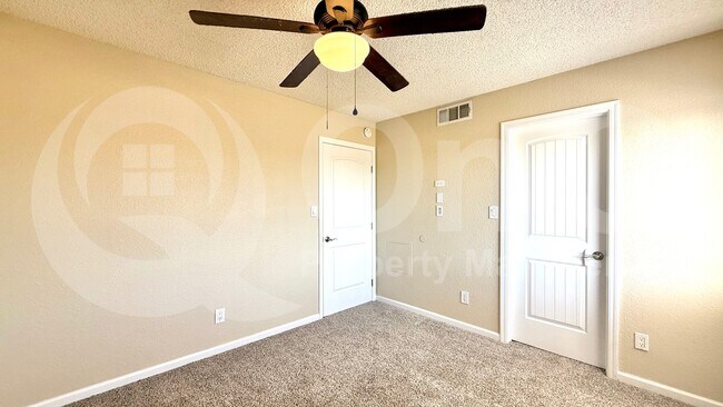 Building Photo - 2724 W McLellan Blvd