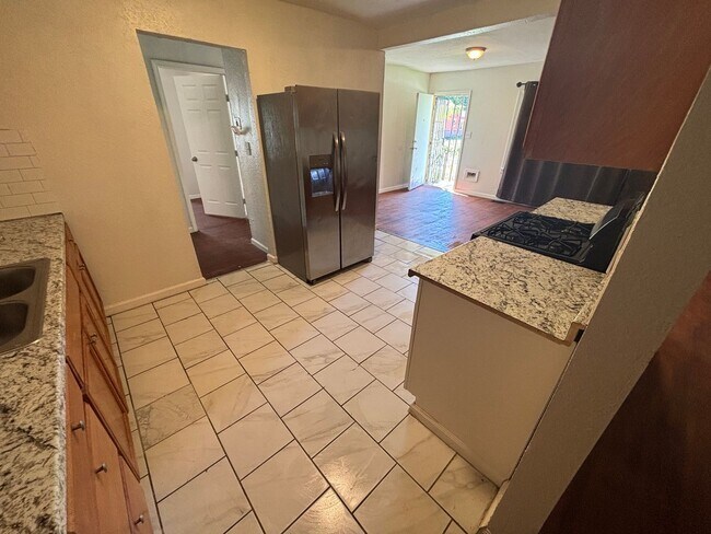 Building Photo - Tulsa Single Family Home for Rent 3 beds 2 bath