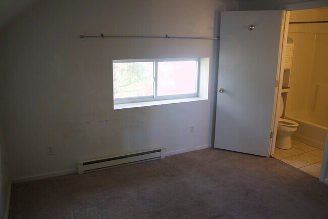 Building Photo - 35 Birdsall St