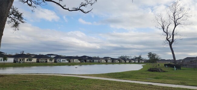 Building Photo - 201 Water Grass Trl