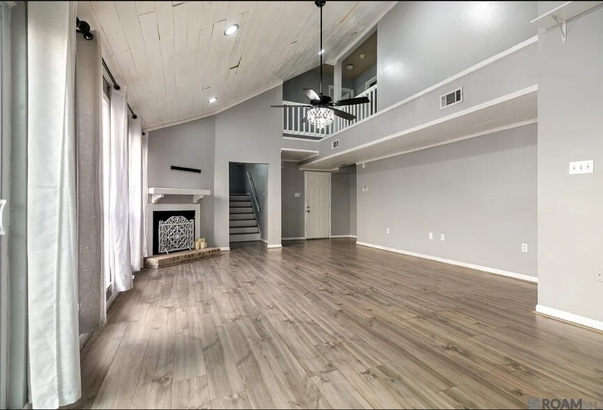 Building Photo - 9041 Alder Dr