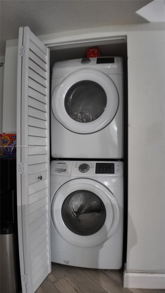 Building Photo - 1661 NW 81st Way