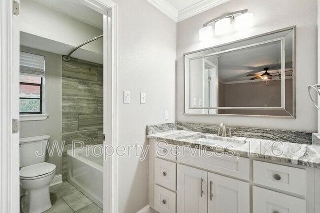 Building Photo - 1476 St Christopher Dr