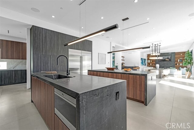 Building Photo - 13016 Chandler Blvd