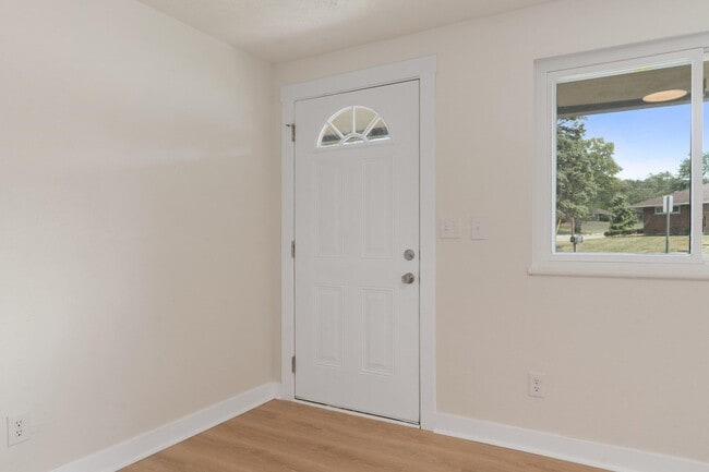 Building Photo - 4999 Packard Dr