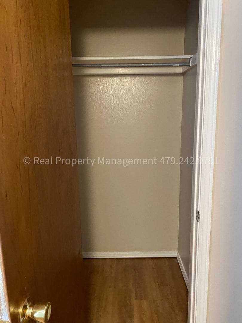 Building Photo - 1908 Cherrybark Dr