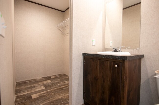 Building Photo - 10002 Sweetgum Ln