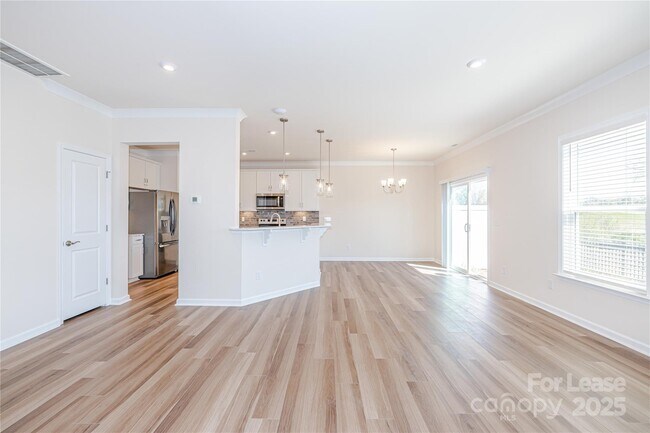 Building Photo - 23018 Clarabelle Dr