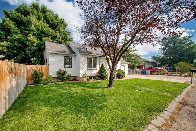 Building Photo - Bungalow Style Home in SE Boise