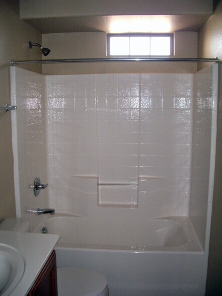 Bath 2 - 280 S Evergreen Rd