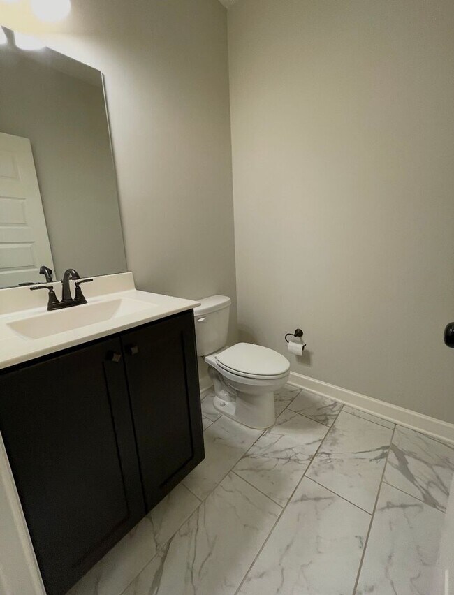 Building Photo - South Cherry Tree 509