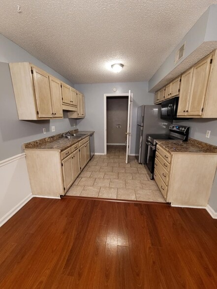 Building Photo - 3125 S Cashua Dr