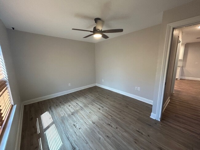 Building Photo - Updated McGregor Home