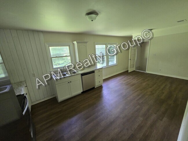 Building Photo - 27 Bethune Ct