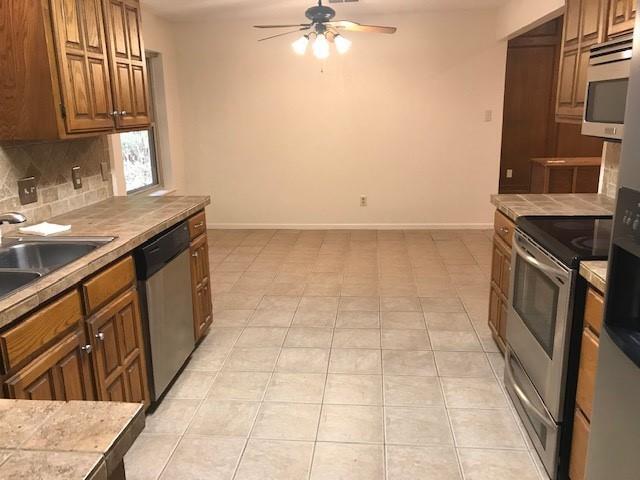 Building Photo - 5249 Meadowick Ln