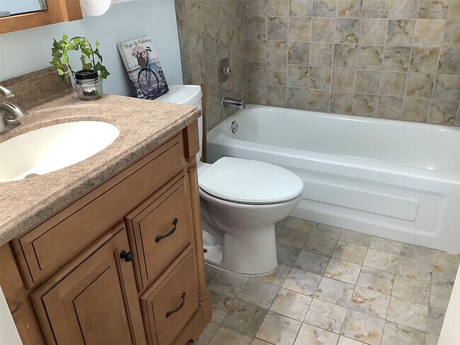 Building Photo - 70 Normandy B