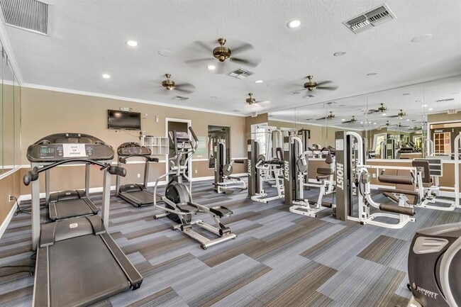 Building Photo - 14304 Fredricksburg Dr