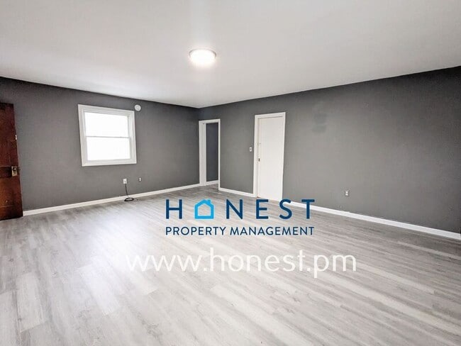 Building Photo - 34 Gage St