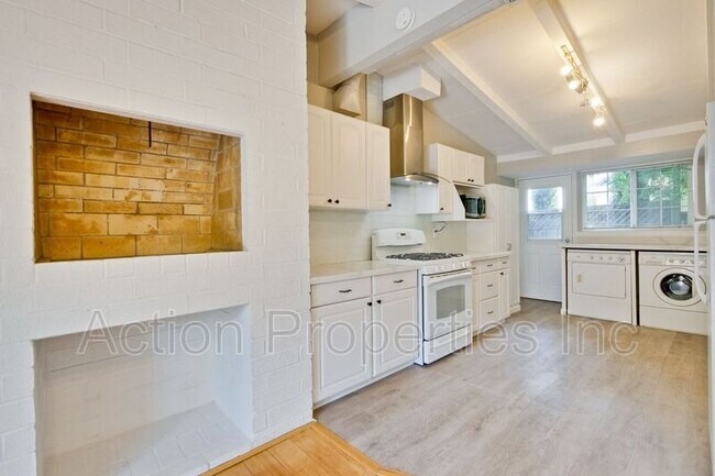 Building Photo - 18850 Newsom Ave