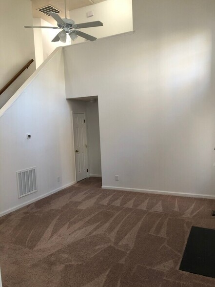 Great Room up view - 632 Penncross Dr