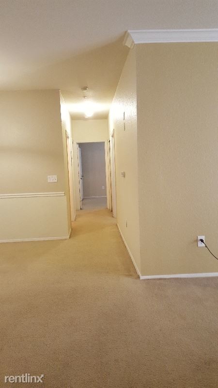 Building Photo - 16253 Enclave Village Dr