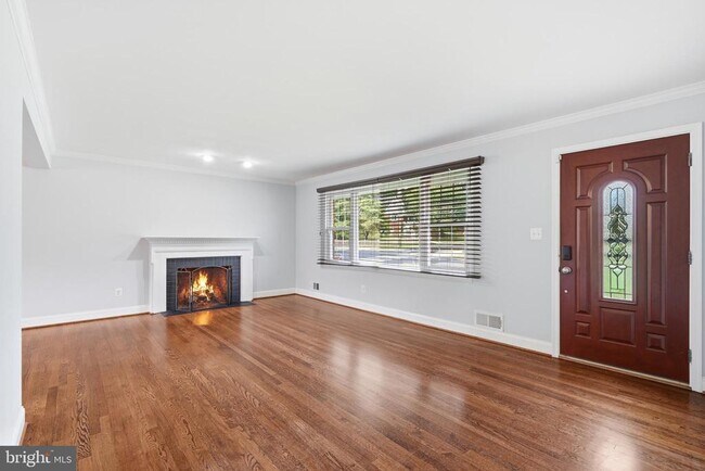 Building Photo - 1719 Melbourne Dr