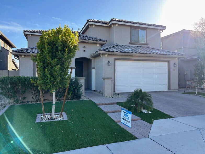 Building Photo - 8909 W Missouri Ave