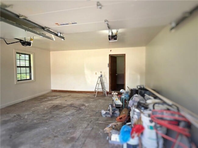 Building Photo - 3533 Charlotte Dr