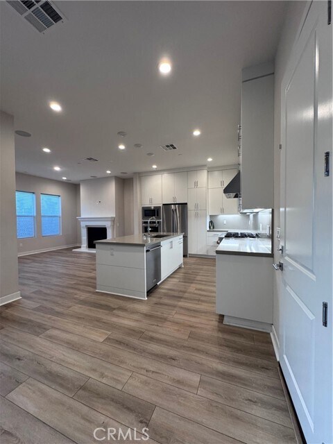 Building Photo - 211 Pin Ln