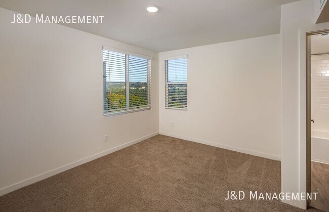 Building Photo - 5845-5855 RILEY STREET-5853