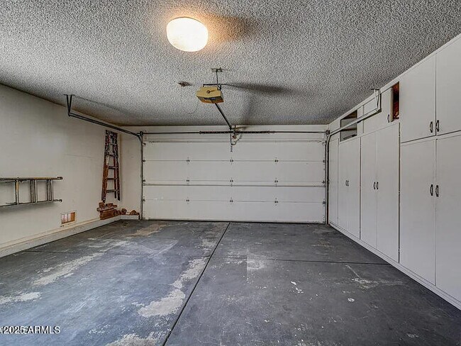 Building Photo - 13207 W Kodiak Dr