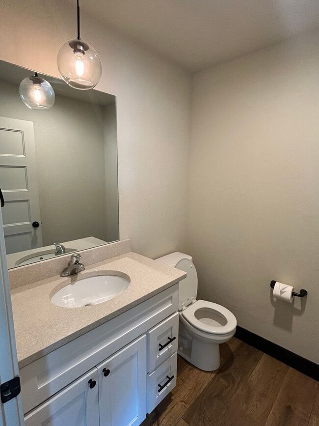 Building Photo - 3 Bed / 2.5 Bath Townhouse with Fenced Yard – Great Kalispell Location!