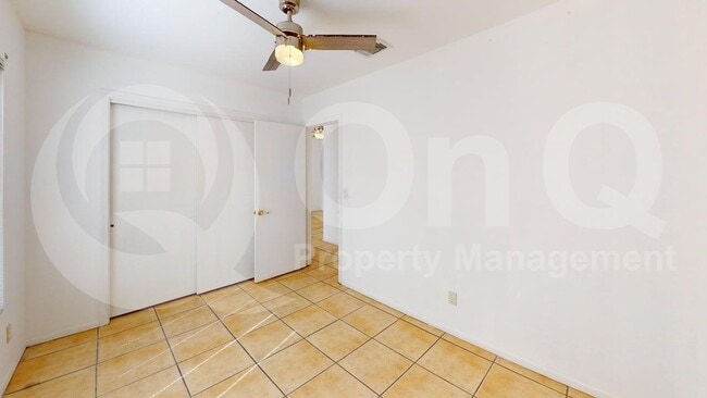 Building Photo - 2505 N Palo Santo Dr