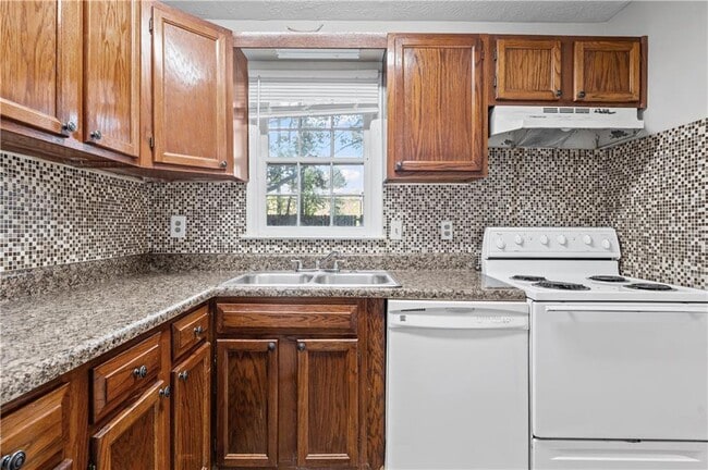 Building Photo - 5301 Stonebush Terrace