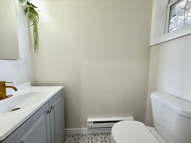 Building Photo - 1945 N Stanley St