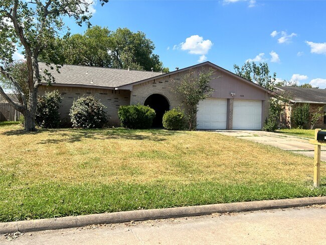 Building Photo - 15826 Willmore Ln