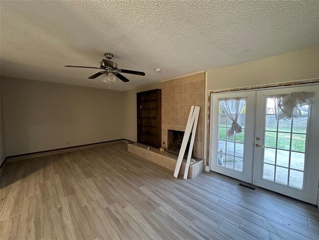 Building Photo - 3306 Rambling Oaks Dr
