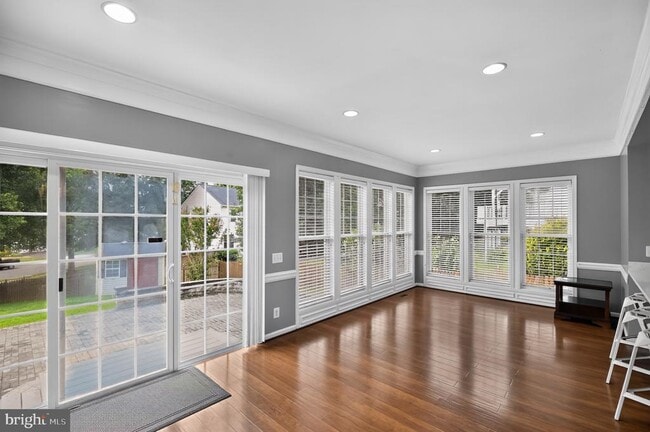 Building Photo - 6401 Abingdon Pl