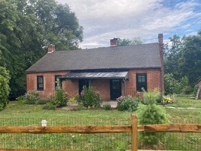 Building Photo - 898 Menges Mills Rd