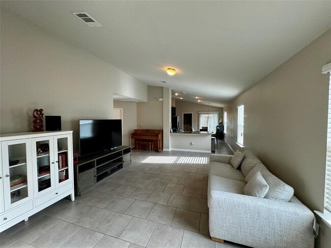 Building Photo - 416 Purple Martin Ave