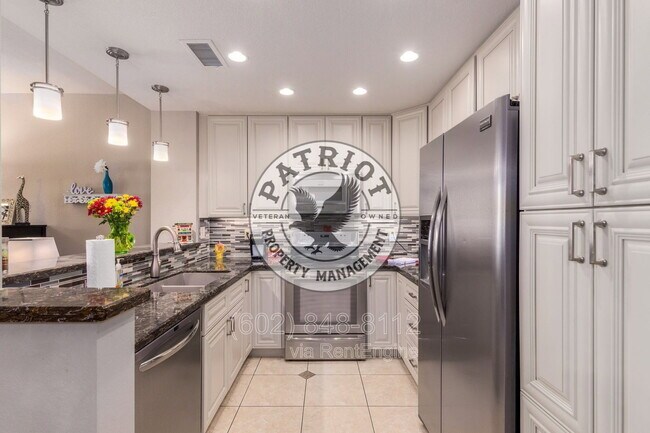 Building Photo - 9708 E Vía Linda