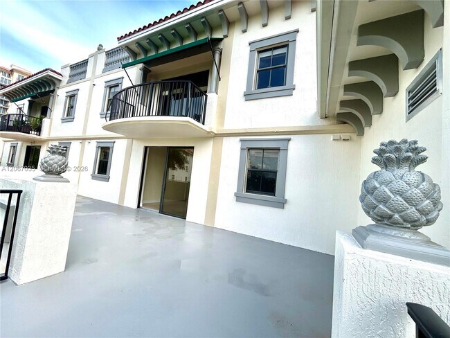 Building Photo - 1650 Galiano St