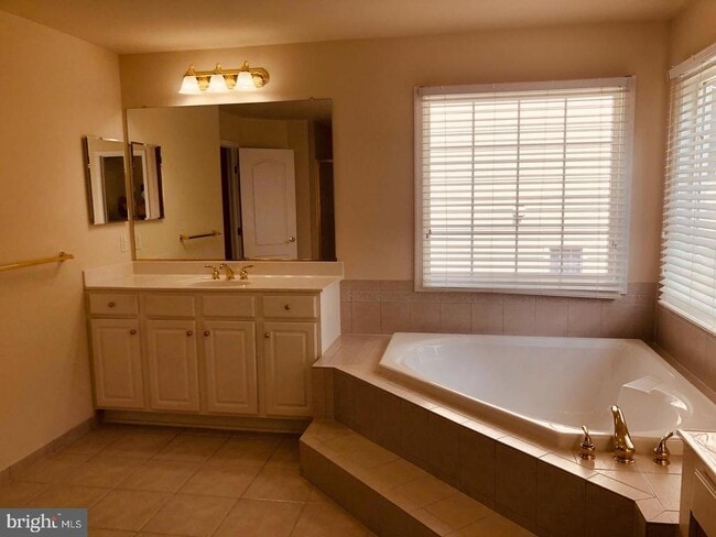 Building Photo - 8533 Gallahan Ct