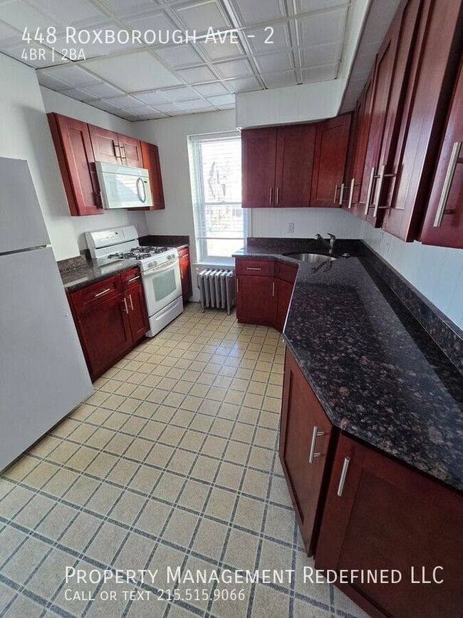 Building Photo - 448 Roxborough Ave