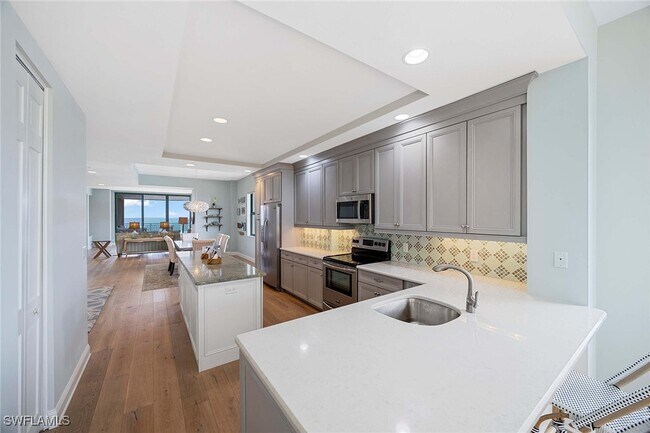Building Photo - 930 Cape Marco Dr