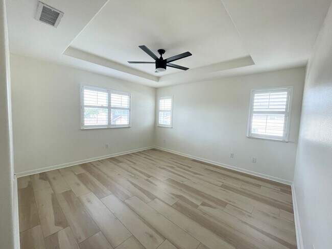 Building Photo - 4 Bd, 3 Ba w/ 3- Car Garage- Available Now in Hoakalei in Ka Makana
