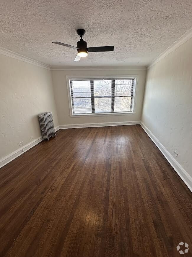 Building Photo - 3 bedroom in Chicago IL 60625
