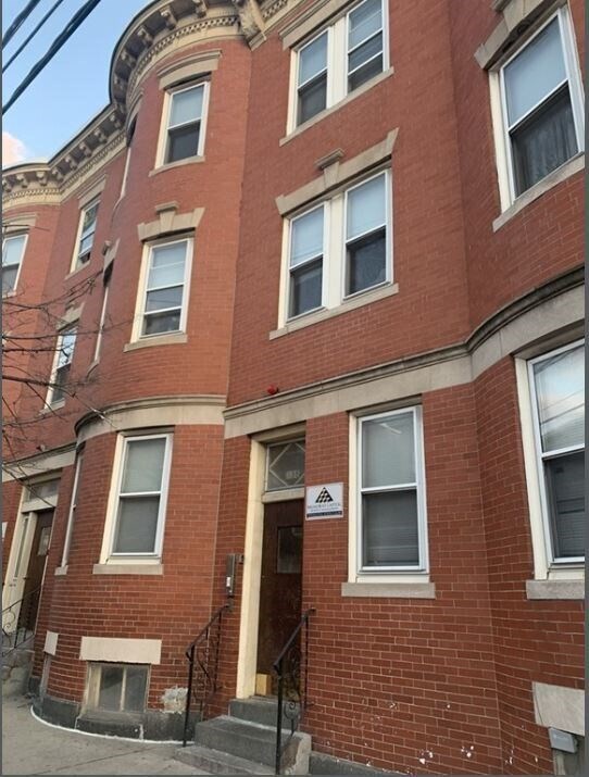 Building Photo - 135-139 Chestnut St